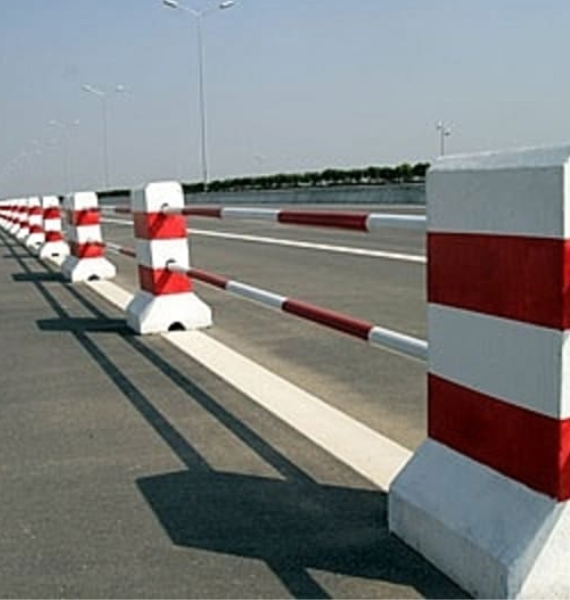 Dãy phân cách giữa