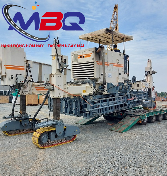 Máy trải mặt đường bê tông xi măng